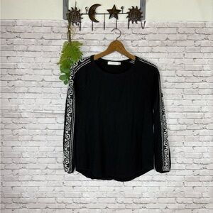 Mododoc Black Embroidered Ikat Sleeve Long Sleeve Tee